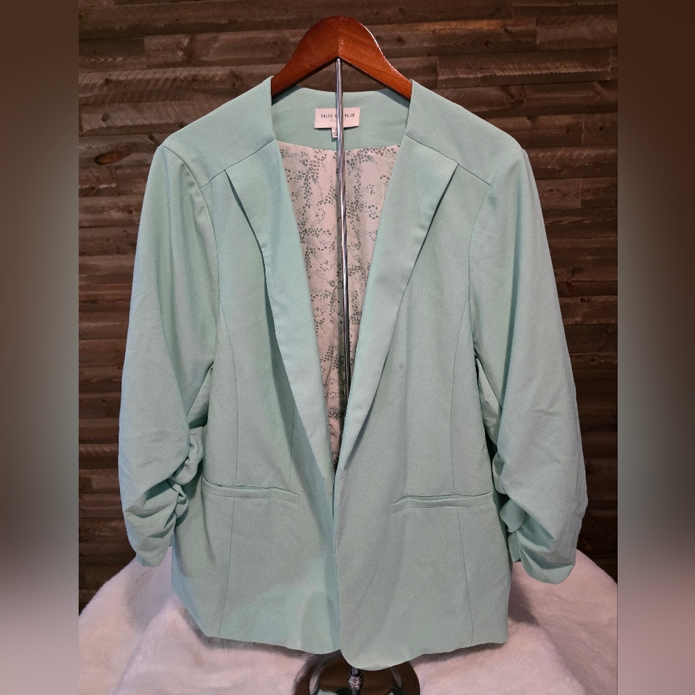 Skies Are Blue Curvy - Mint Green Women's Blazer (2X)